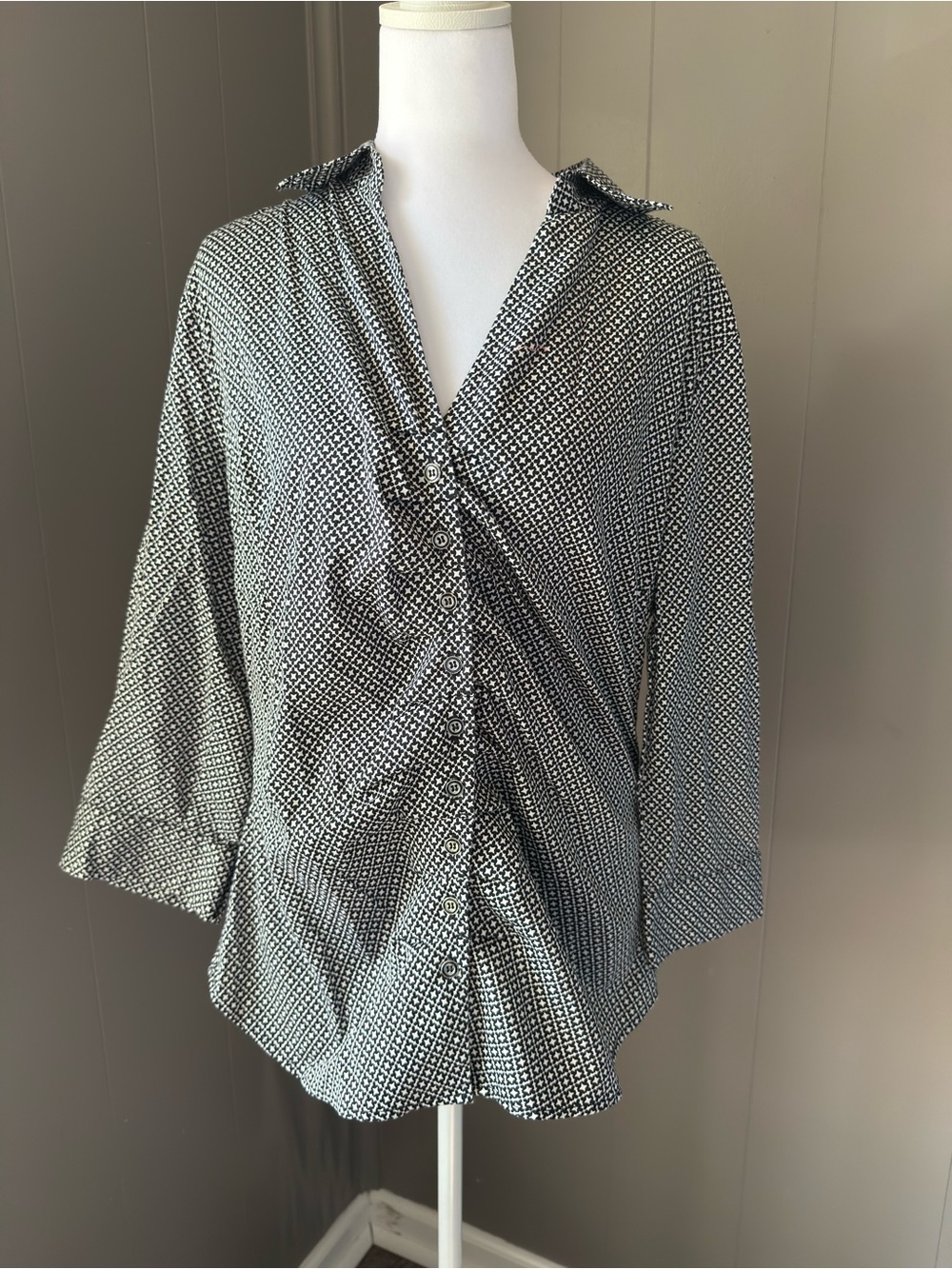 New York & Company Black and White Geo Print Button-Down Shirt